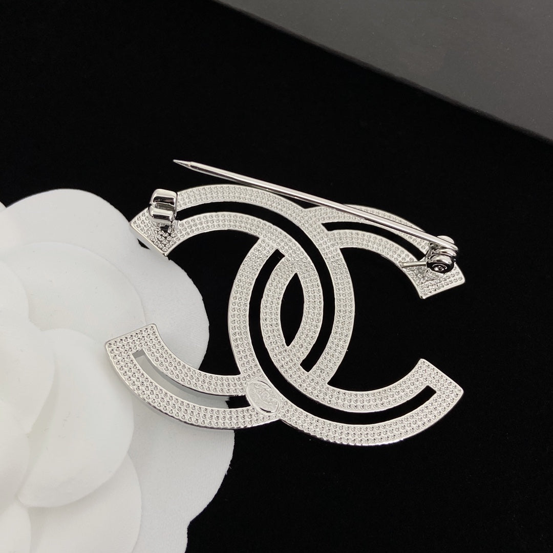 Sparkling Crystal Diamond Brooch mysite