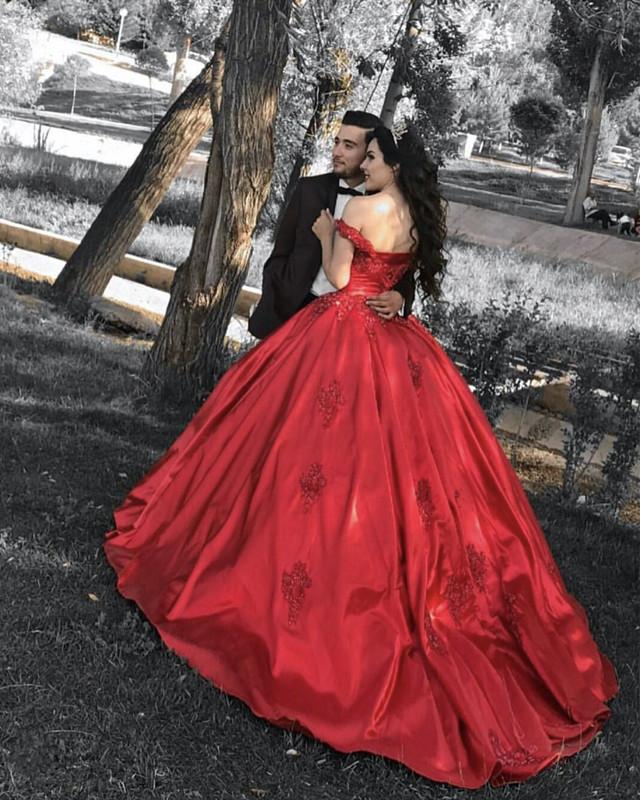 Red Sweetheart Off Shoulder Satin With Appliques Ball Gown Prom Dressess mysite