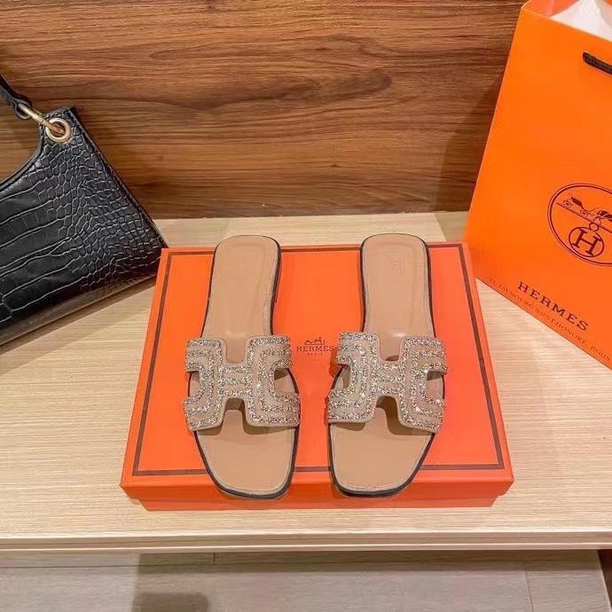 Clas-1s-1ic Diamond H Slippers-1 mysite