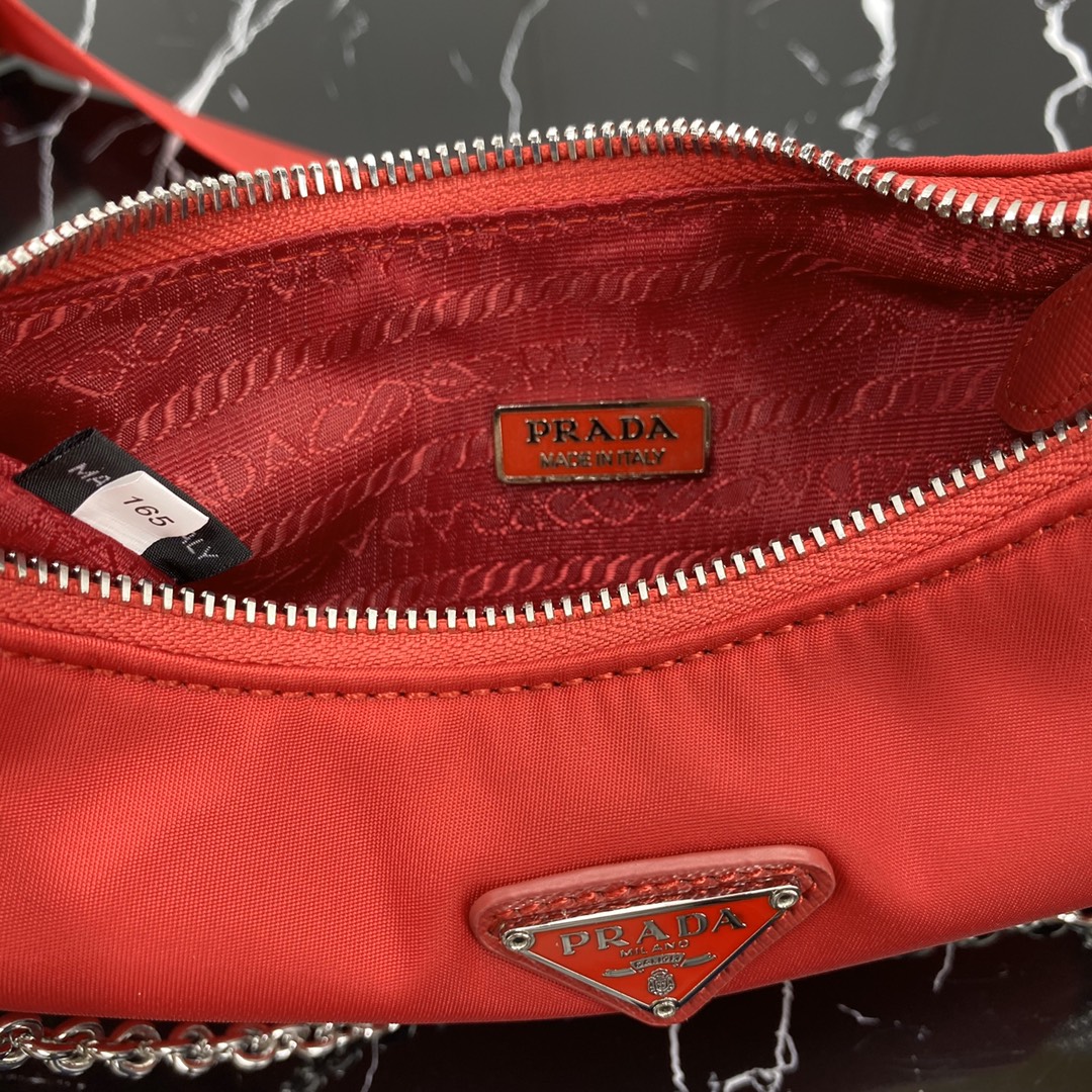 PRA HOBO 22 BAG IN CHERRY RED RE-NYLON mysite