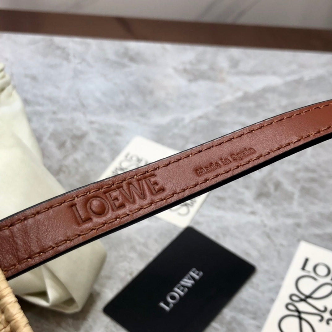 LOE SQUARE BASKET BAG 28 IN NATURAL RAFFIA AND CHOCOLATE BROWN CALFSKIN mysite