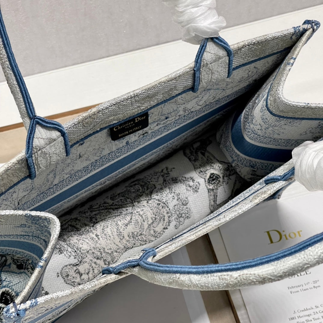 Medium CD Book Tote 36cm Gradient Blue Tiger mysite