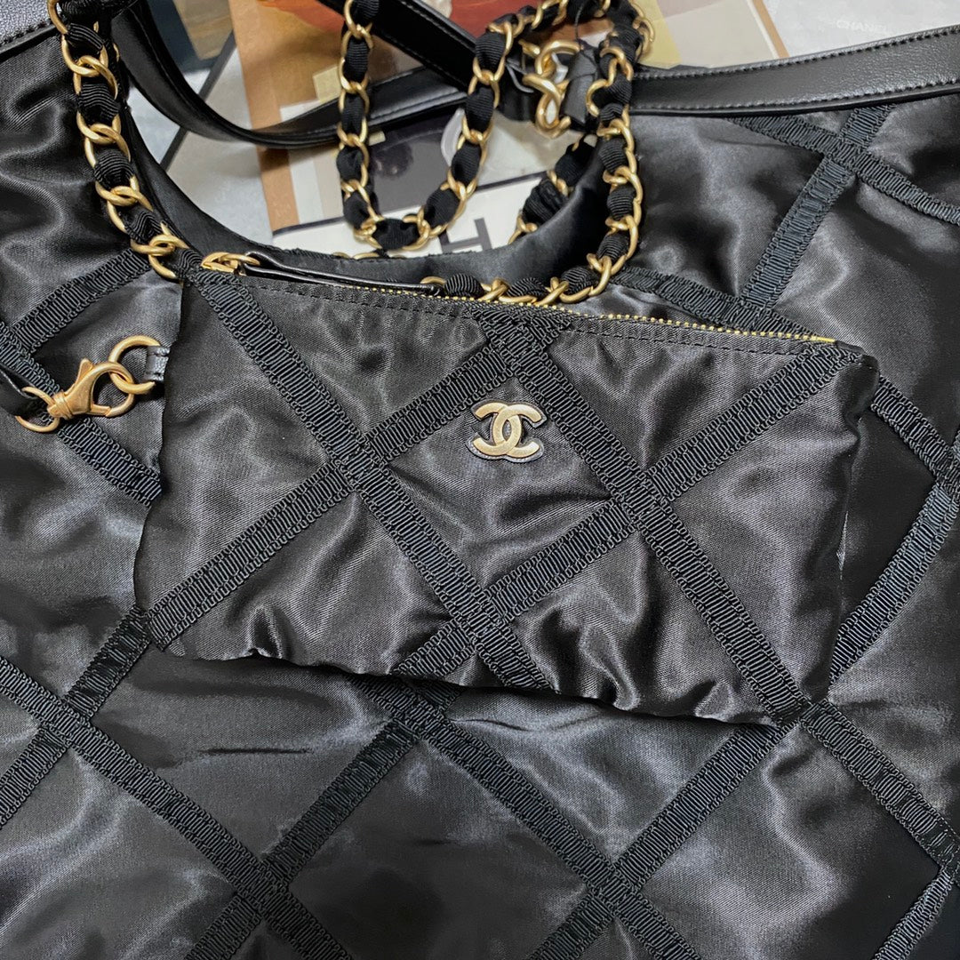 TOTE BAG 44 IN BLACK NYLON GOLD HARDWARE mysite