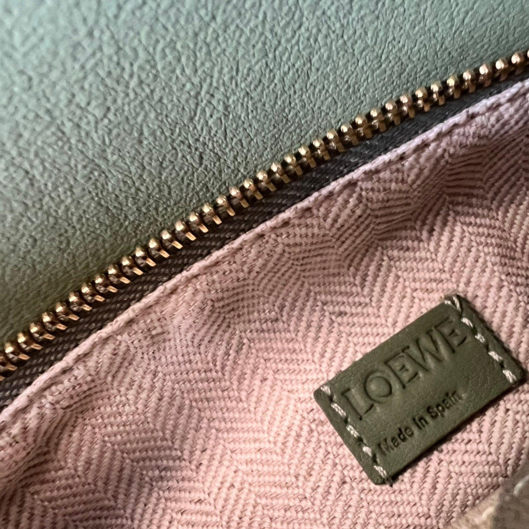 Mini Puzzle bag in soft grained 18cm White and Green Calfskin mysite