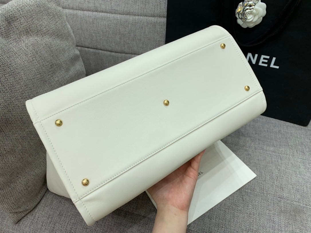 CC DEAUVILLE TOTE BAG 39CM WHITE CALFSKIN MULTICOLOR LOGO mysite