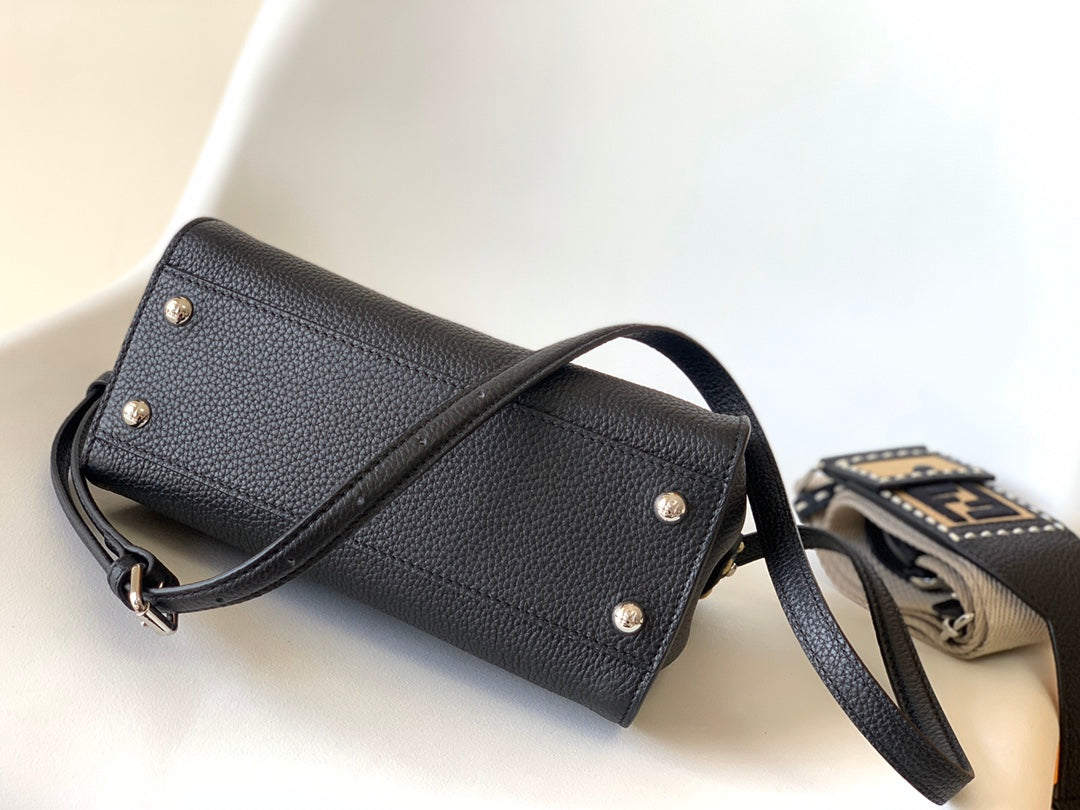 Peekaboo Mini Selleria Bag 23cm black leather shw with 220 hand-sewn stitches mysite