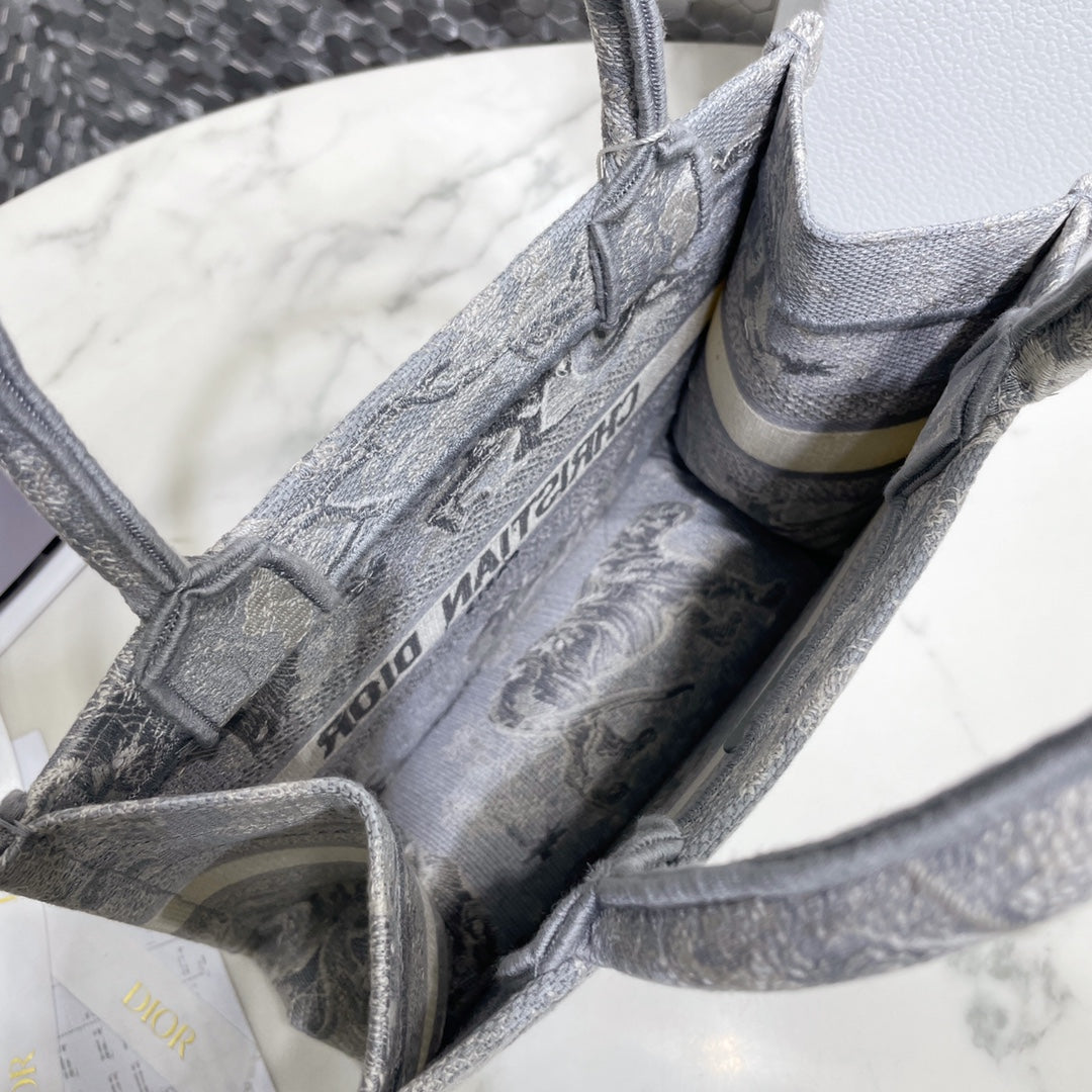 Small CD Book Tote 26.5cm Gradient Blue Embroidered Tiger mysite