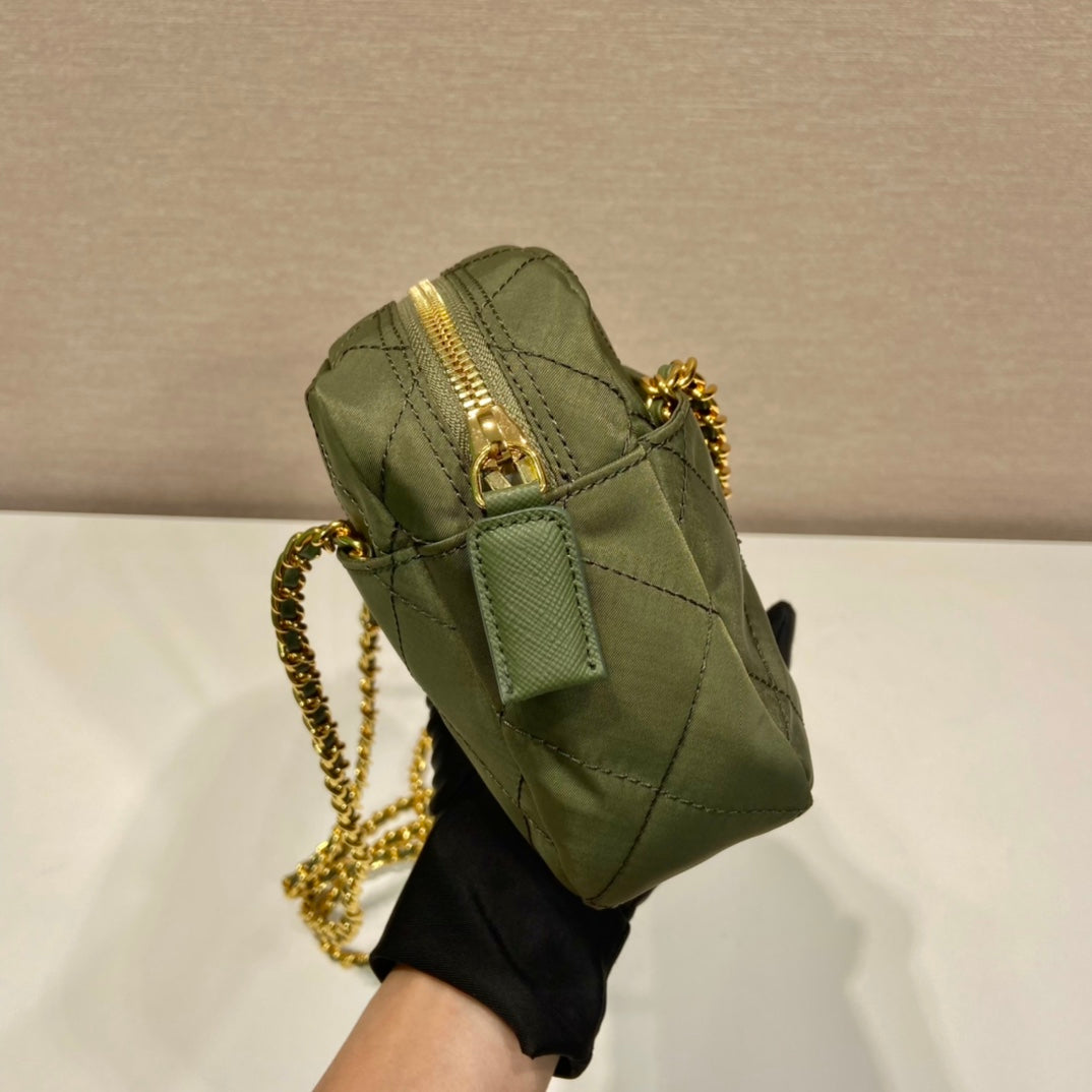 QUILTED HOBO BAG 19 IN PICKLE GREEN HANDMADE NYLON GOLD HARDWARE mysite