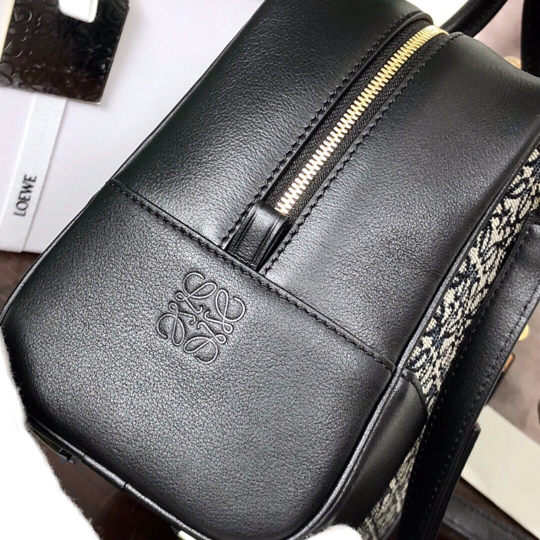 LOE AMAZONA 19 BAG IN BLACK CALFSKIN AND MONOGRAM JACQUARD mysite