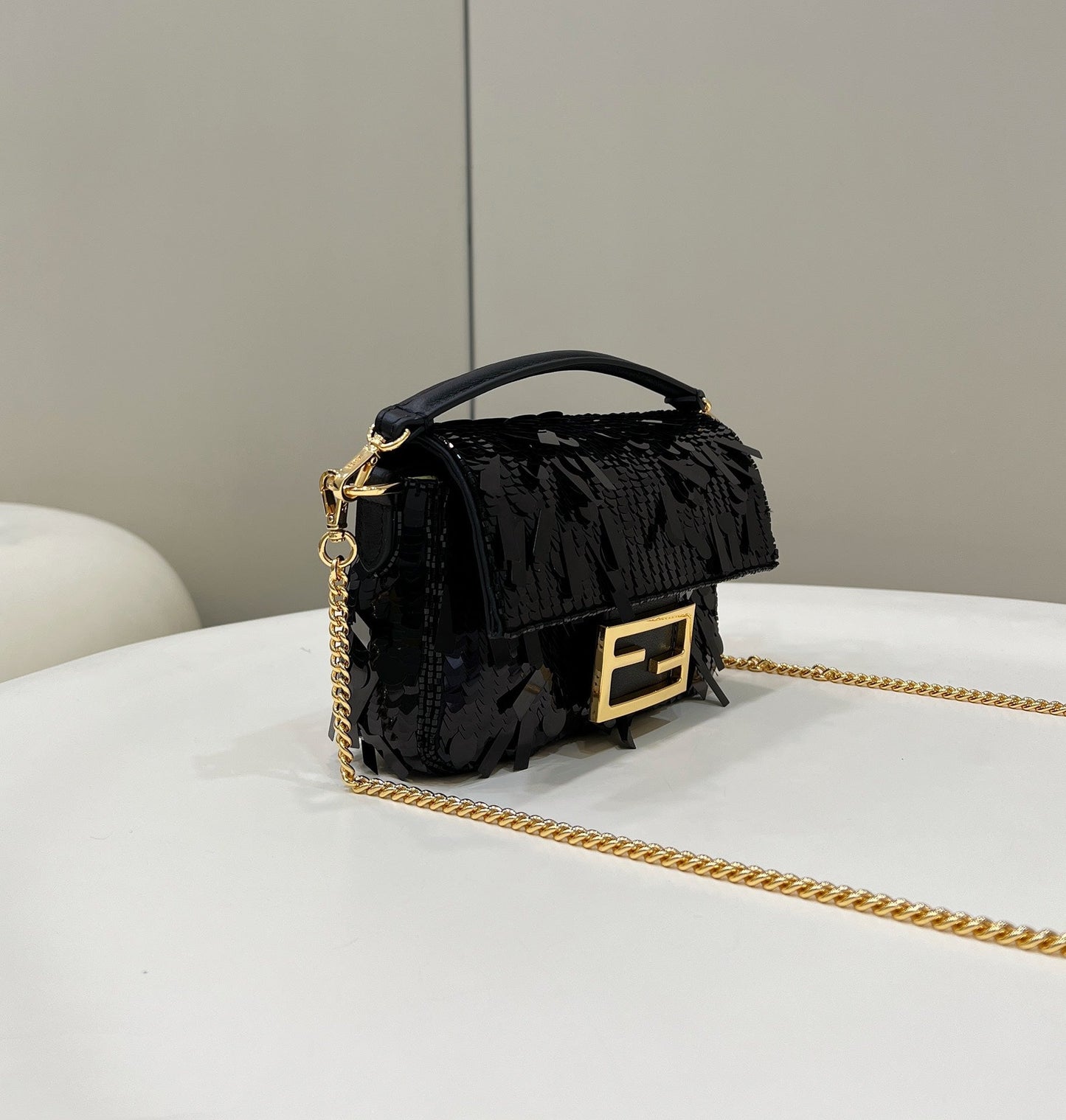 BAGUETTE MINI 19 IN BLACK SEQUINS GOLD HARDWARE mysite