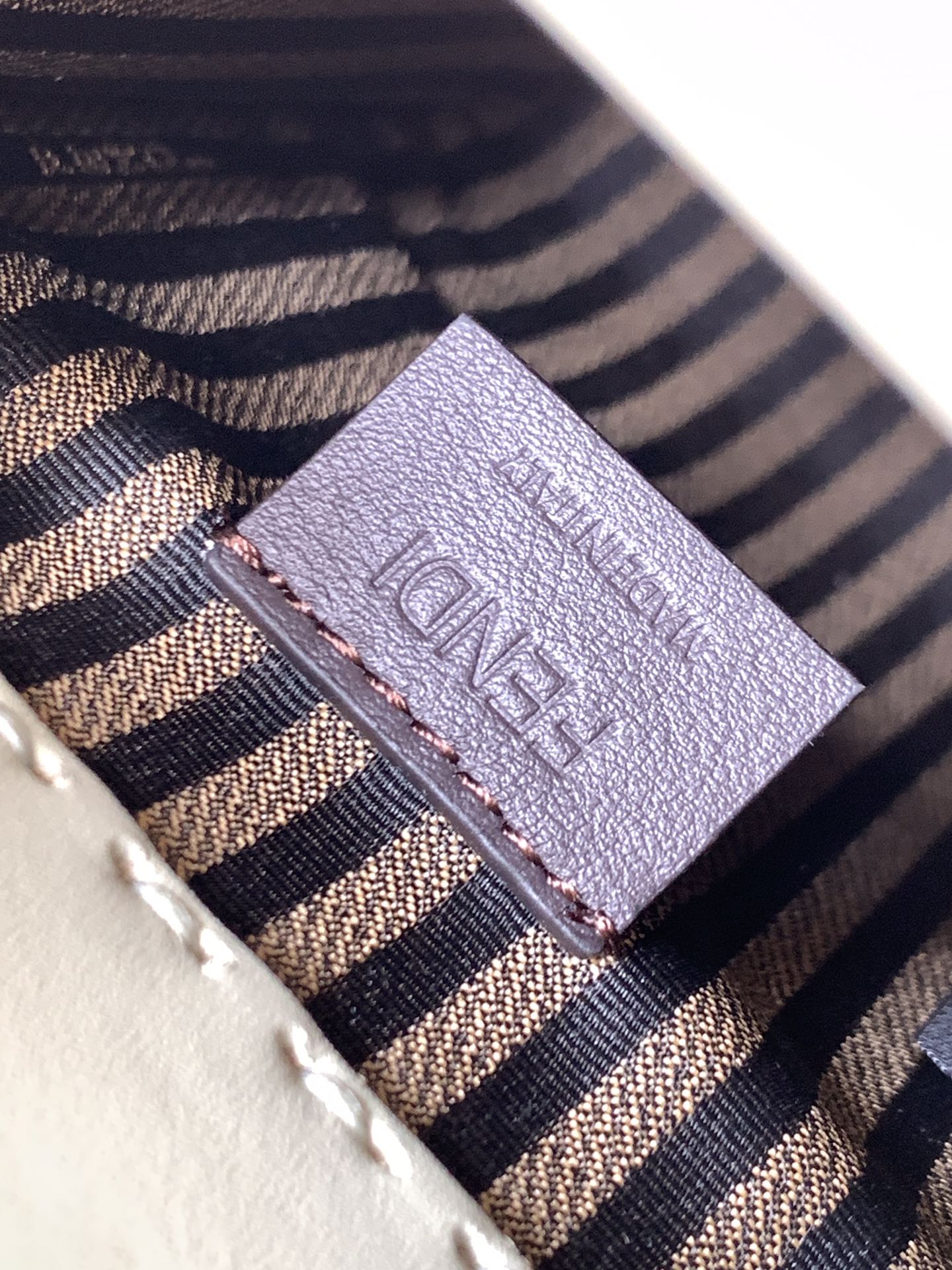 Fend Mini Sunshine Shopper Bag 18 Light Grey Leather mysite