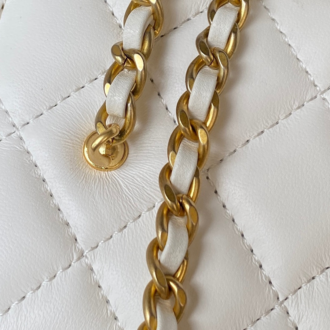 SMALL VANITY CASE 17 IN WHITE CALFSKIN GOLD HARDWARE mysite