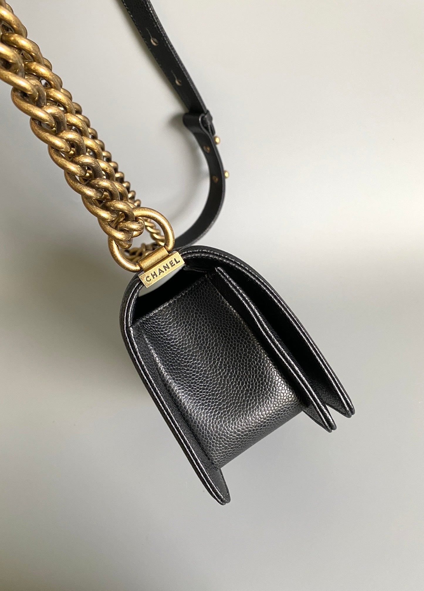 SMALL BOY BAG 20 IN BLACK LAMBSKIN GOLD HARDWARE mysite
