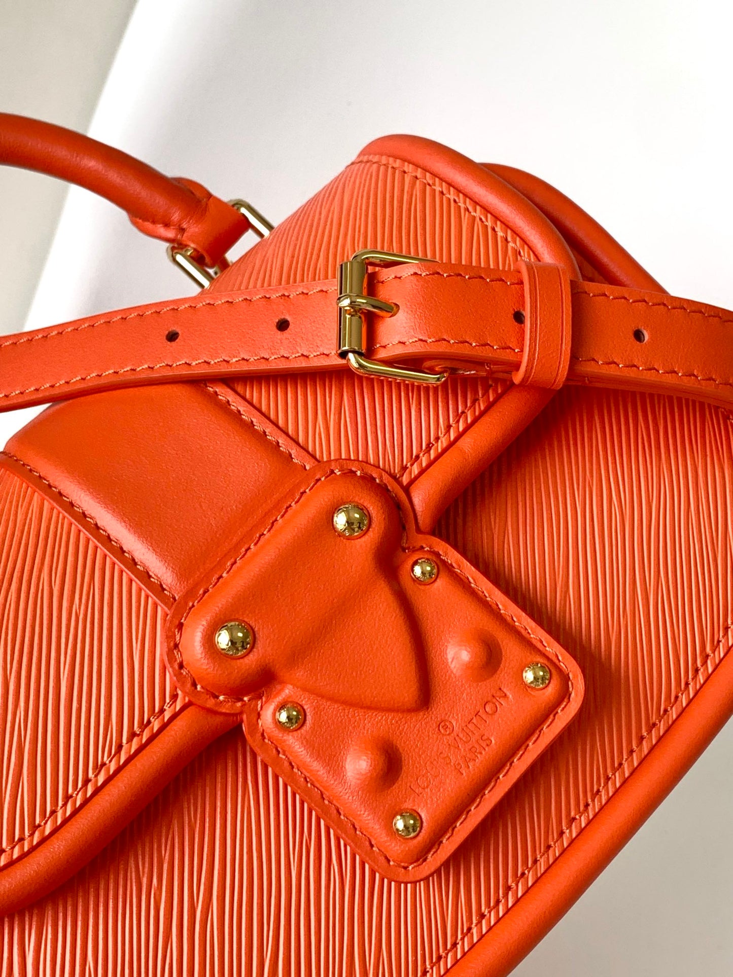 LV Hide & Seek Handbag 21cm Orange Epi Grain Cowhide GHW mysite