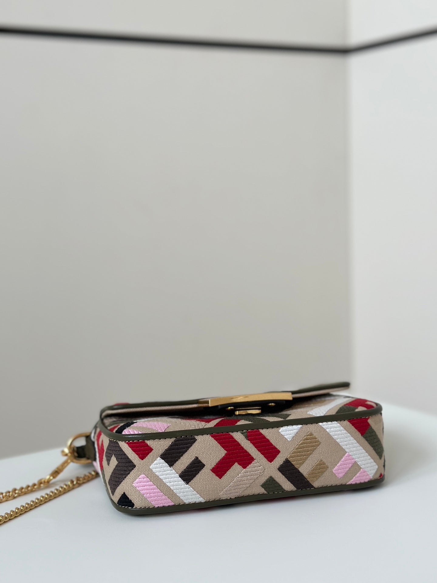 BAGUETTE CANVAS 19 BAG WITH MULTICOLOUR FF EMBROIDERY GOLD HARDWARE mysite