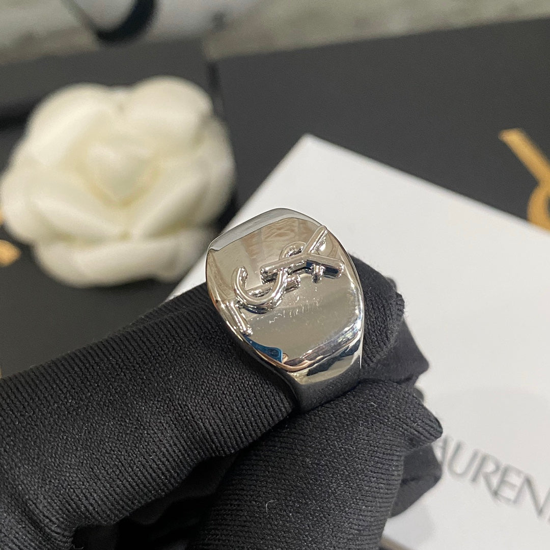 Elegant Letter Logo Closure Rings-s mysite