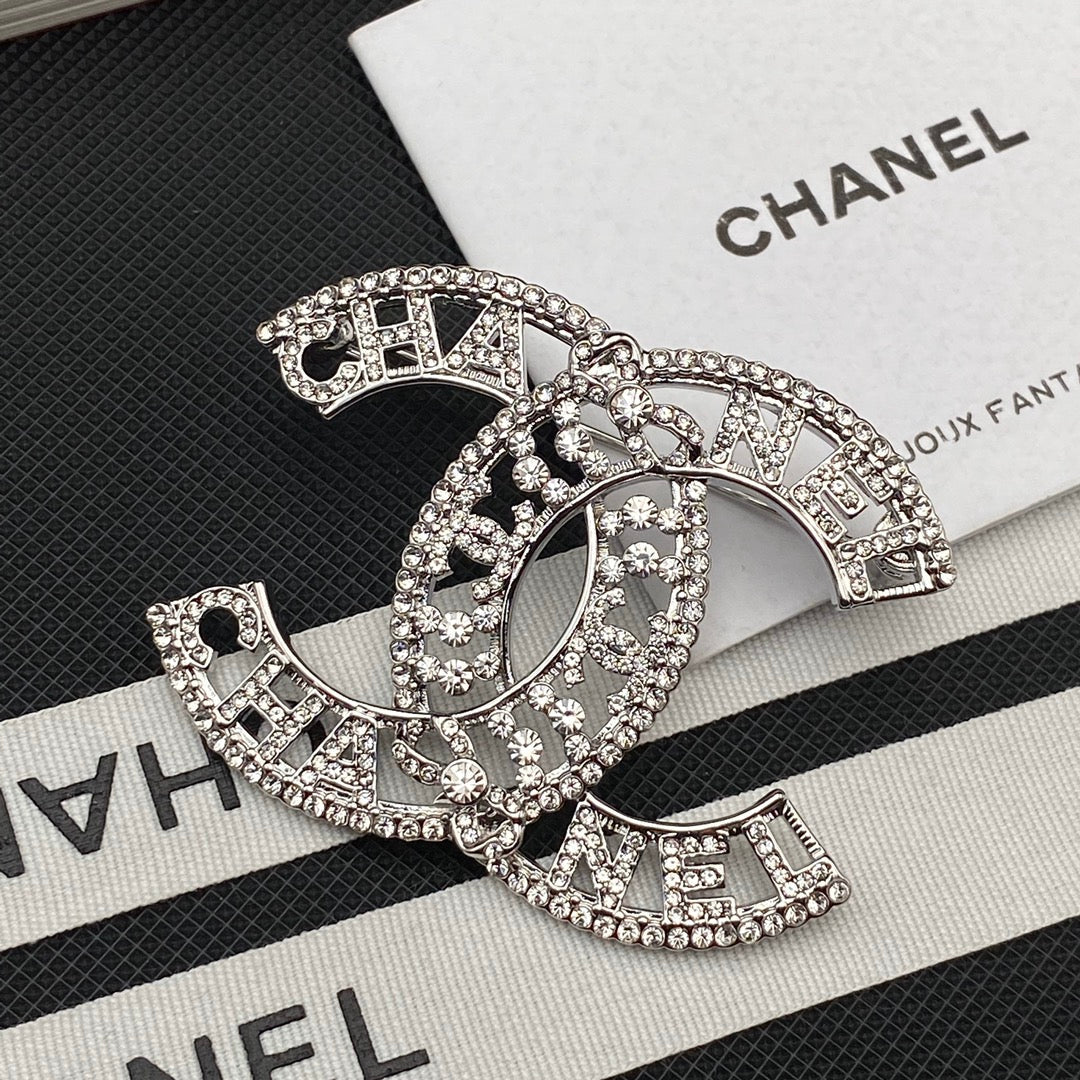 Cutout Shiny Brooch mysite