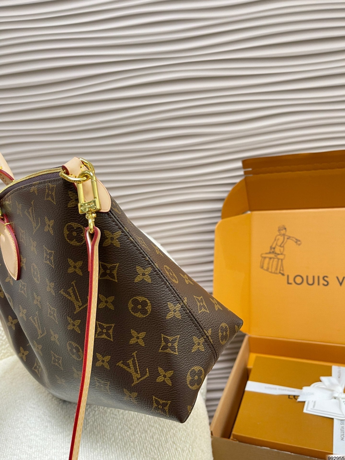 Louis Vuitton 21st Century Monogram Boetie PM satchel 32 x 13 x 29 cm mysite