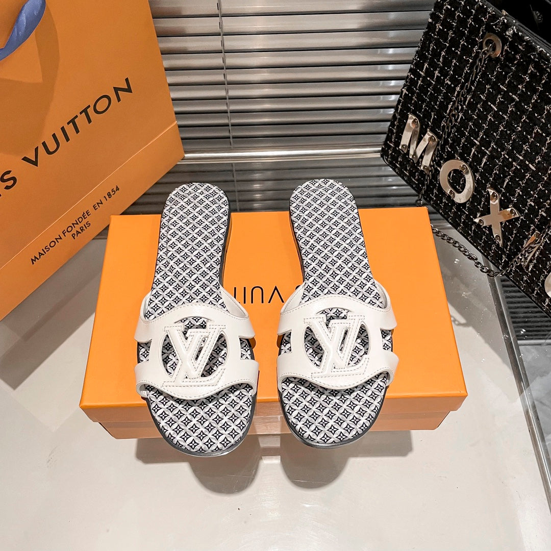 Cutout Letter Printed Slippers mysite