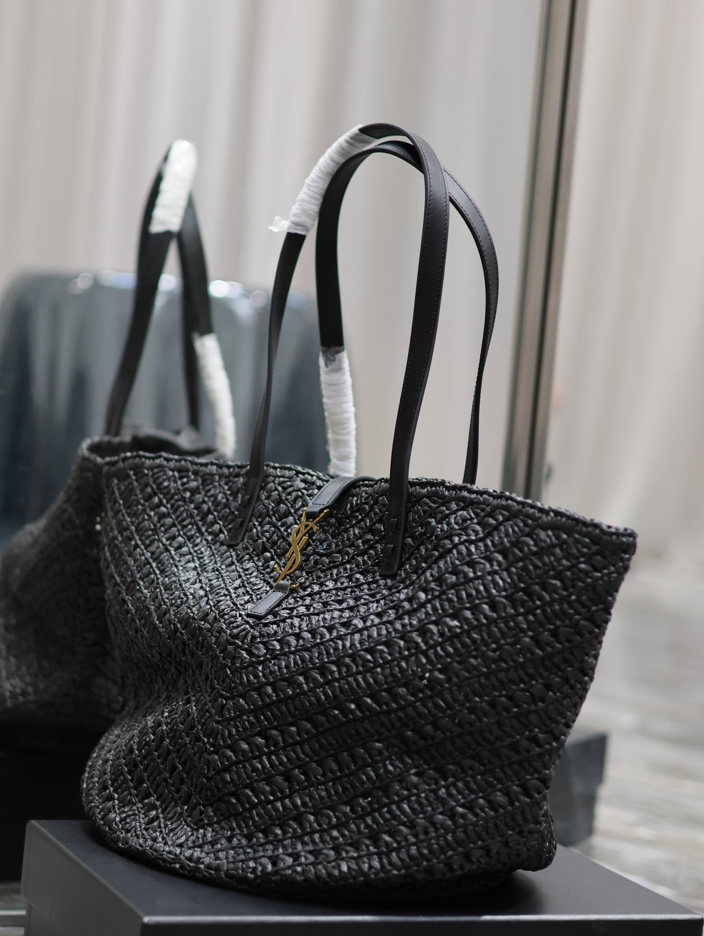 YSL PANIER MEDIUM IN RAFFIA AND VEGETABLE-BLACK LEATHER mysite