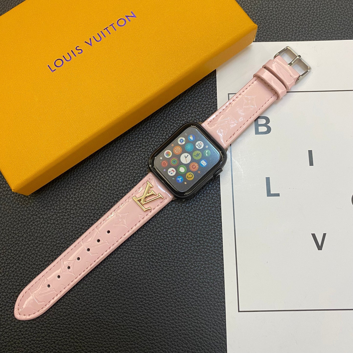 GLOSSY LEATHER APPLE WATCH STRAP LUXURY METAL LOGO mysite
