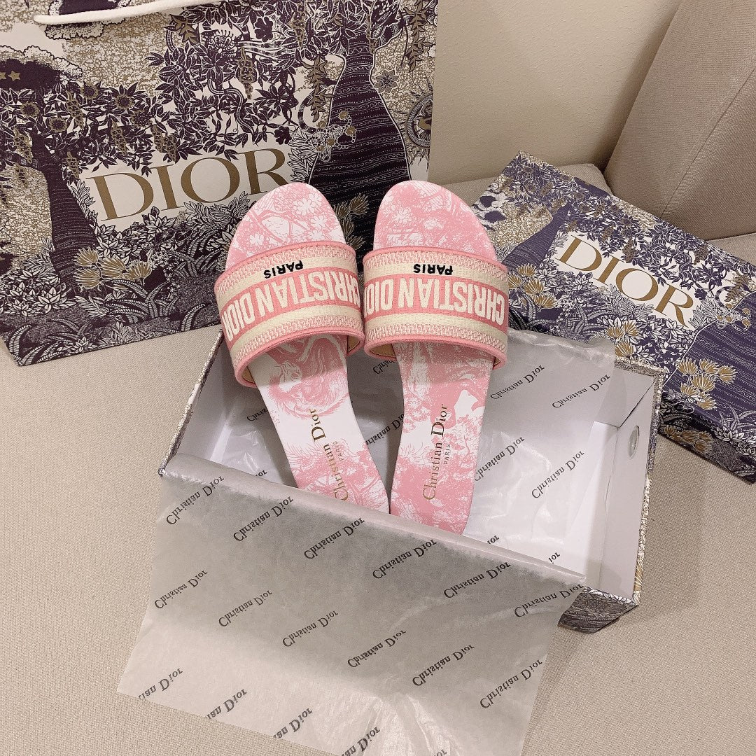 Embroidered Women's Slippers mysite