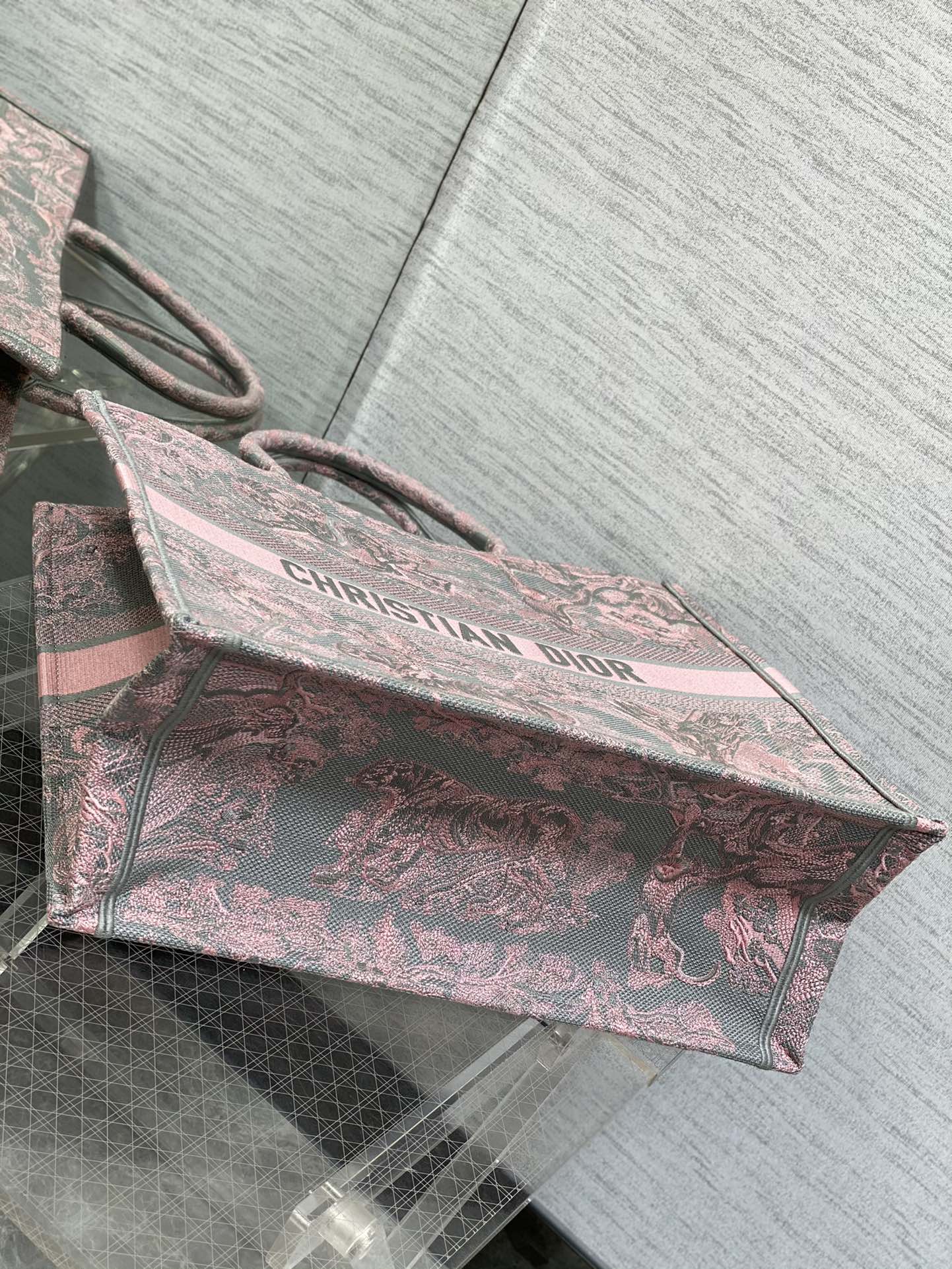 Dior Book Tote Large Gray and Pink Toile de Jouy Reverse Beverly Hills Embroidery - 42 x 35 x 18.5 cm mysite