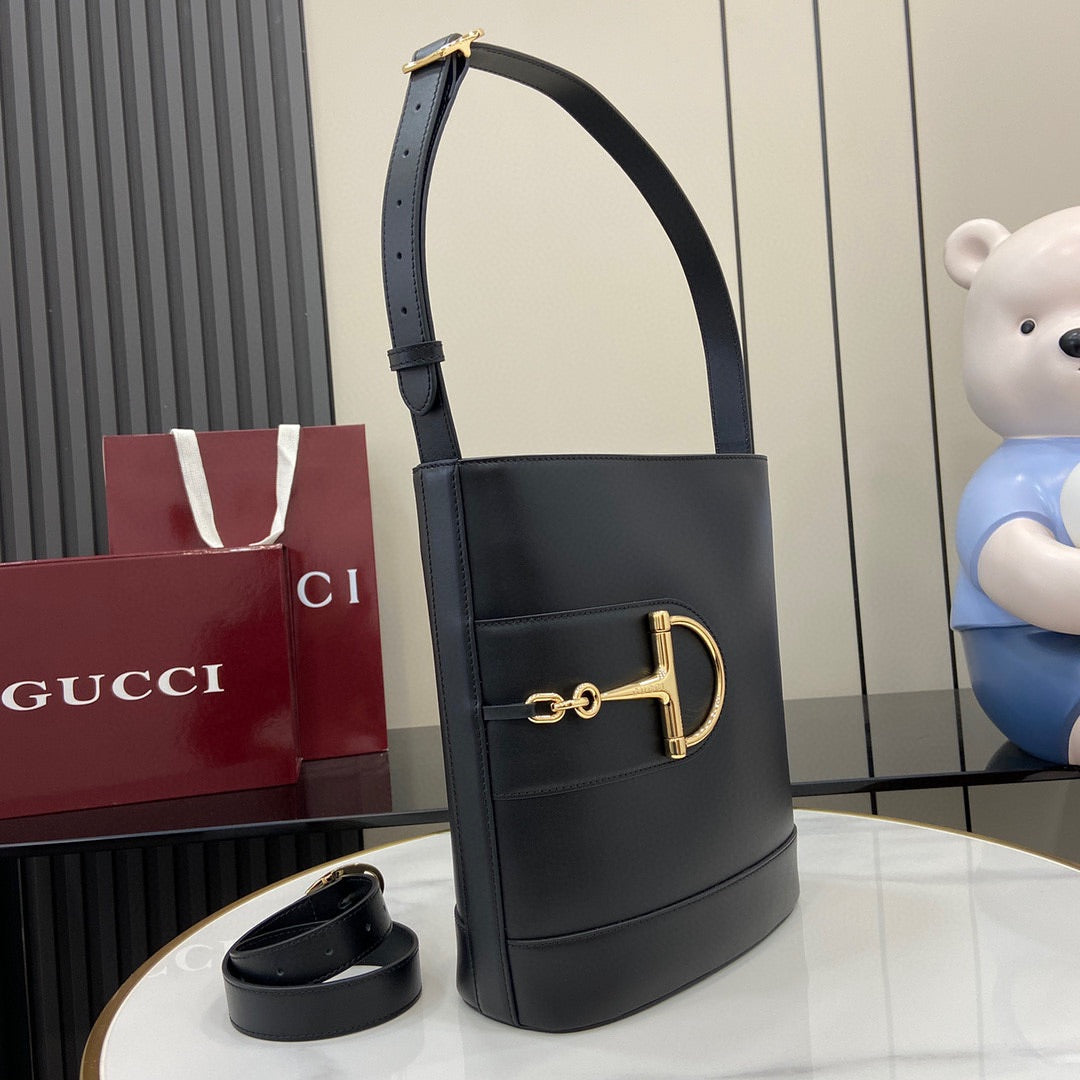 GUCCI small horsebit embellished leather bucket bag mysite