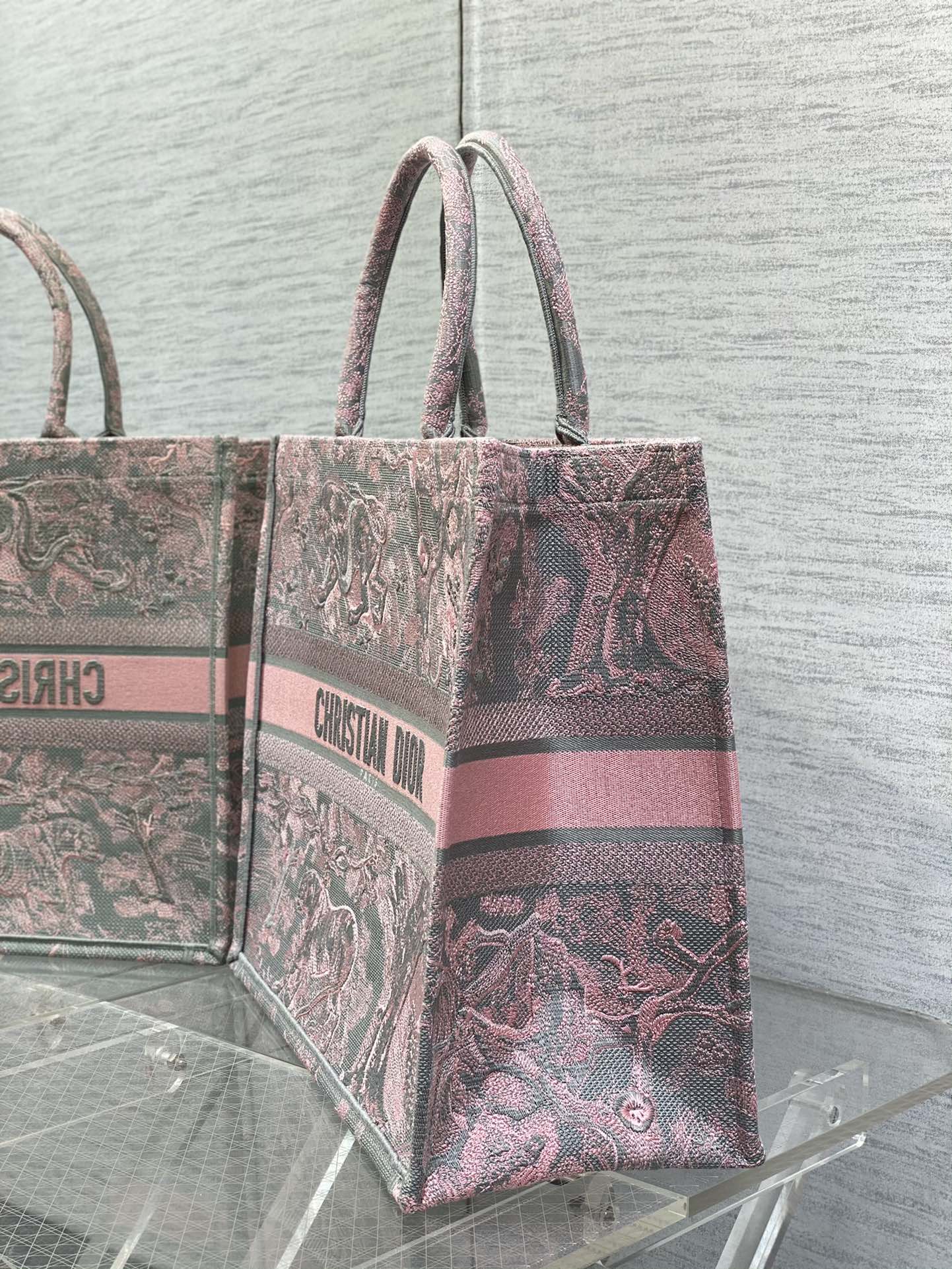 Dior Book Tote Large Gray and Pink Toile de Jouy Reverse Beverly Hills Embroidery - 42 x 35 x 18.5 cm mysite