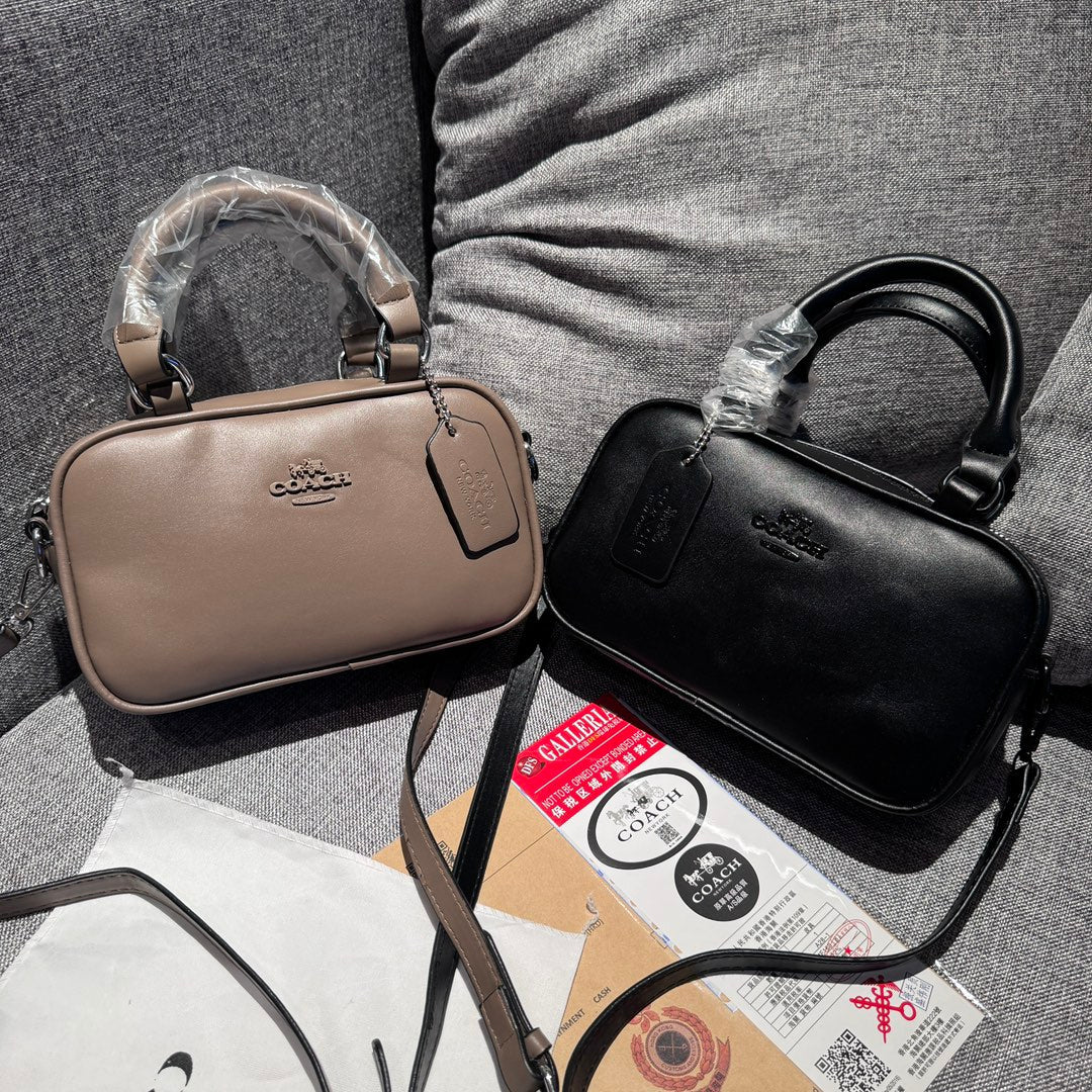 Elegant Leather Handbag: A Touch of Light Luxury mysite