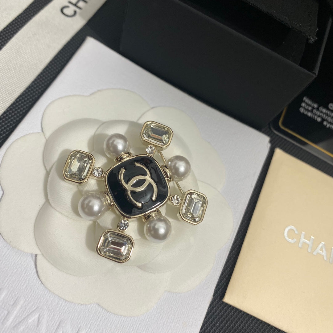 Elegant Gemstone and Pearl Brooch-1-s mysite