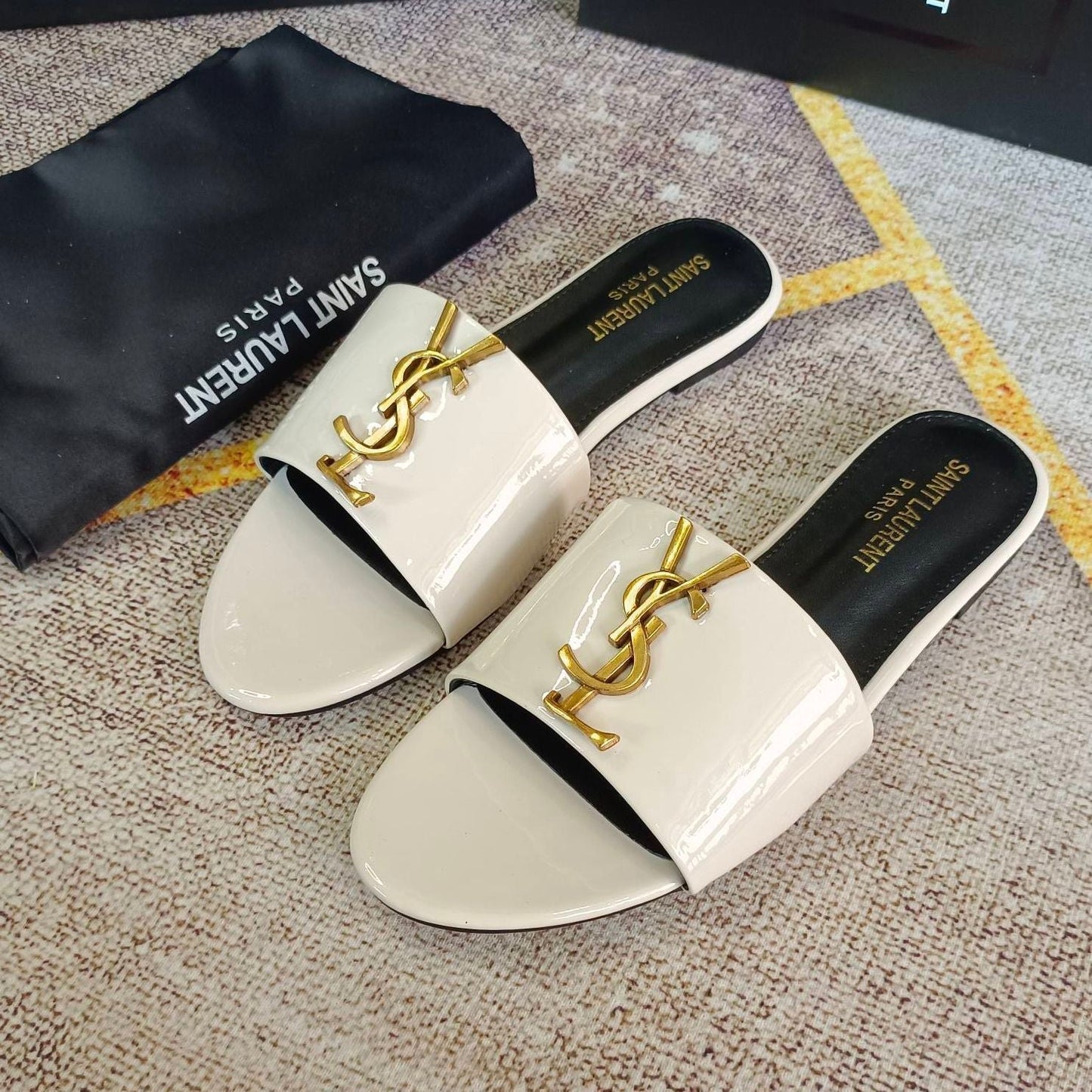 Classic Gold Signature Flat Slippers mysite