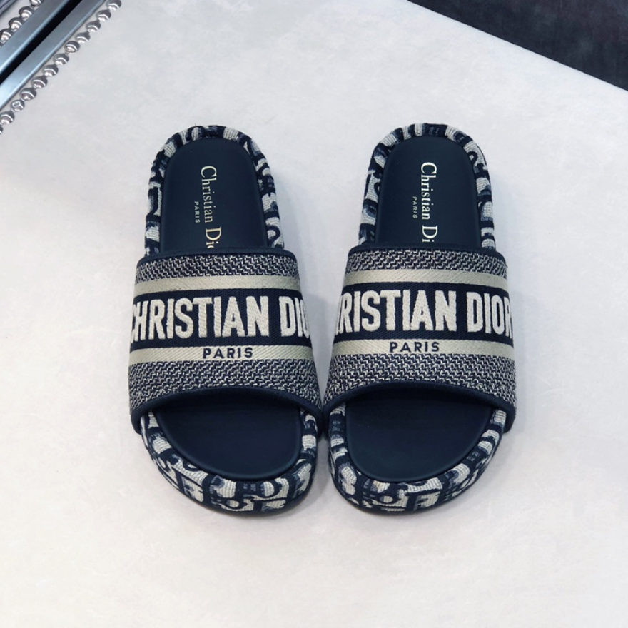 Classic Embroidered Platform Slippers mysite