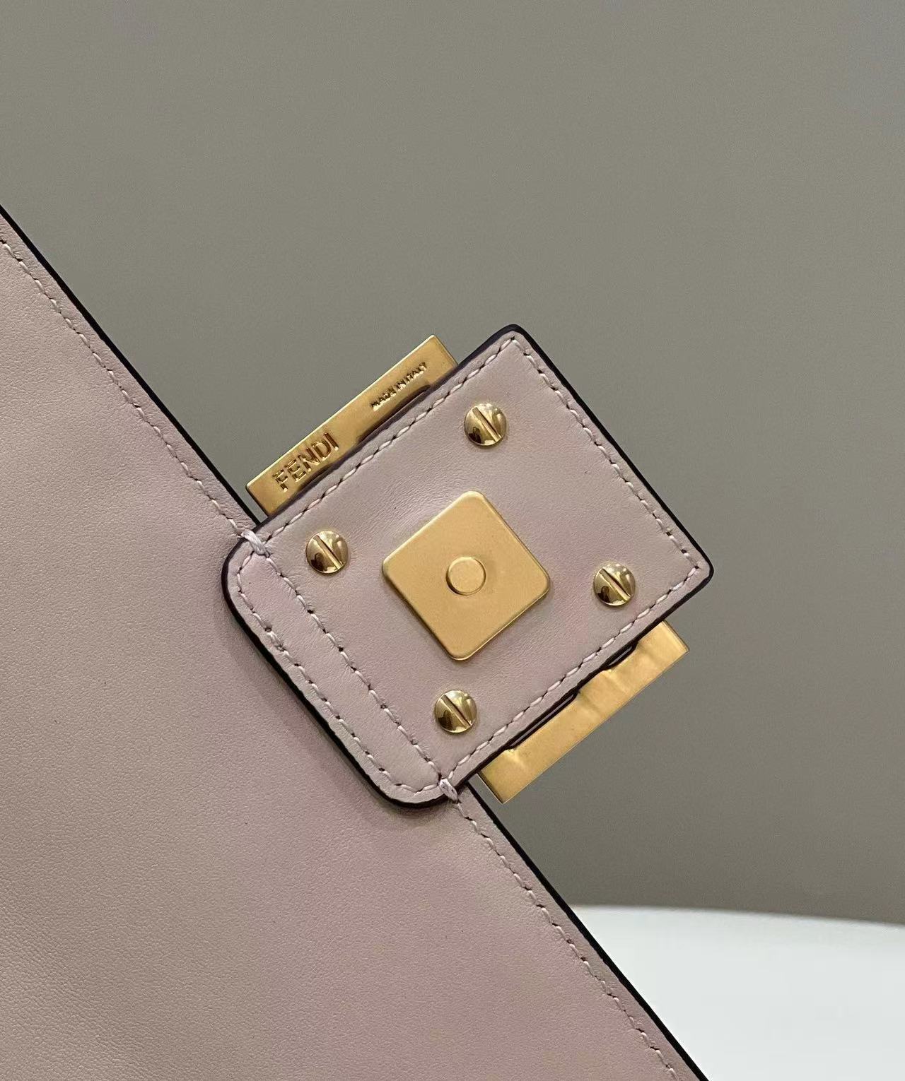 Baguette 27cm Beige Lambskin Gold Hardware mysite