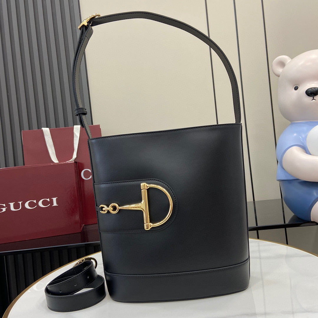 GUCCI small horsebit embellished leather bucket bag mysite