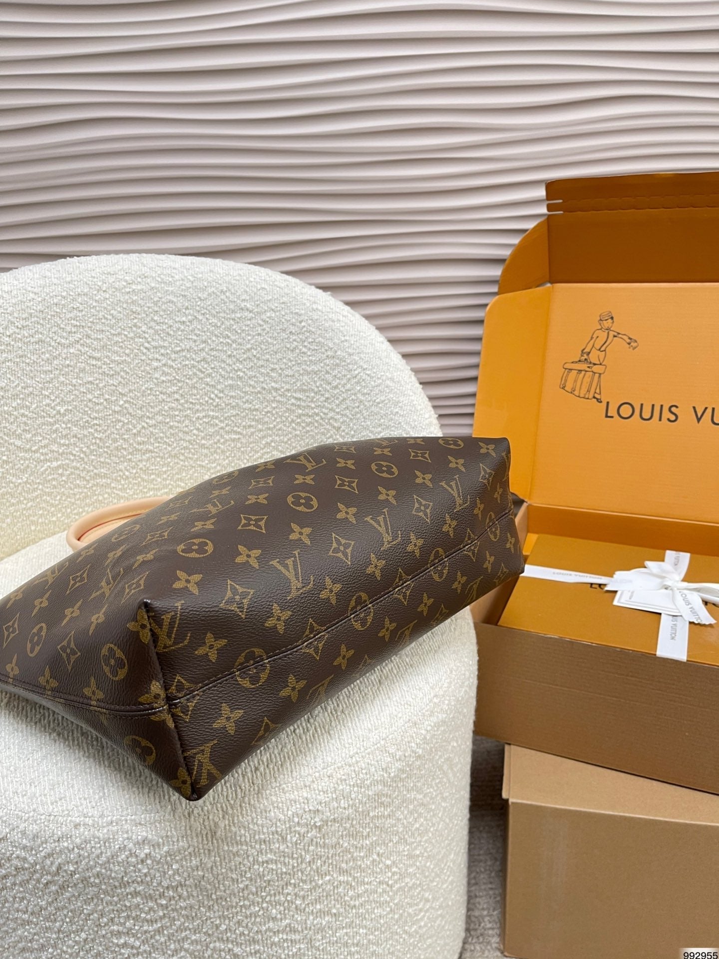 Louis Vuitton 21st Century Monogram Boetie PM satchel 32 x 13 x 29 cm mysite