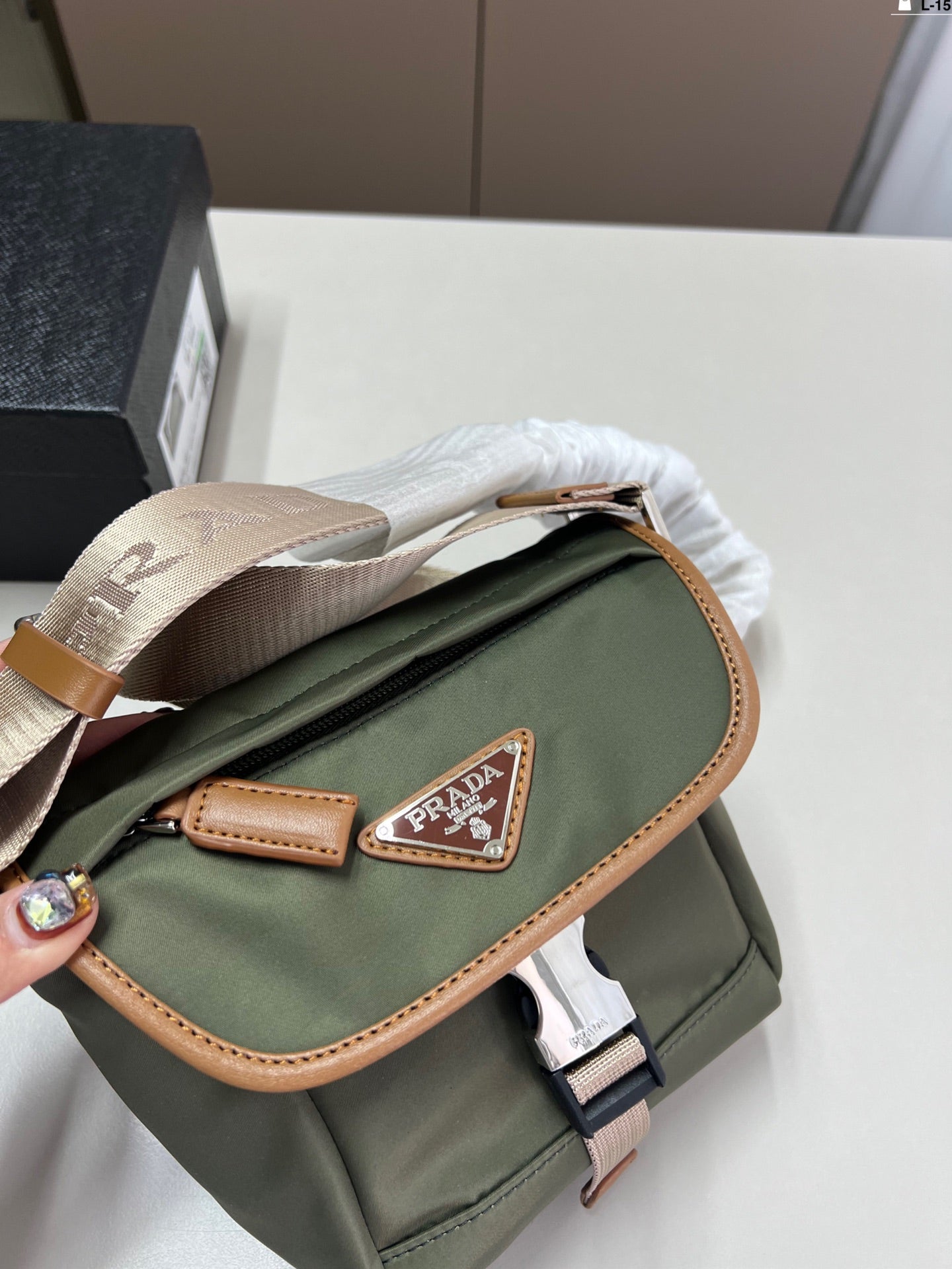 Prada Vintage Messenger Bag Crossbody 16x15cm mysite