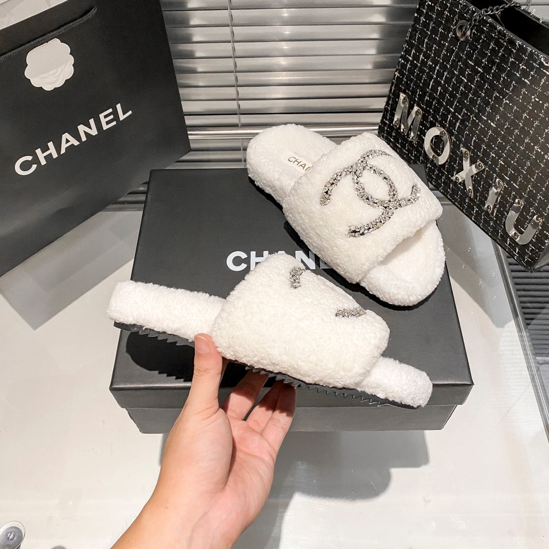 Diamond Logo Flat Fur Slippers mysite