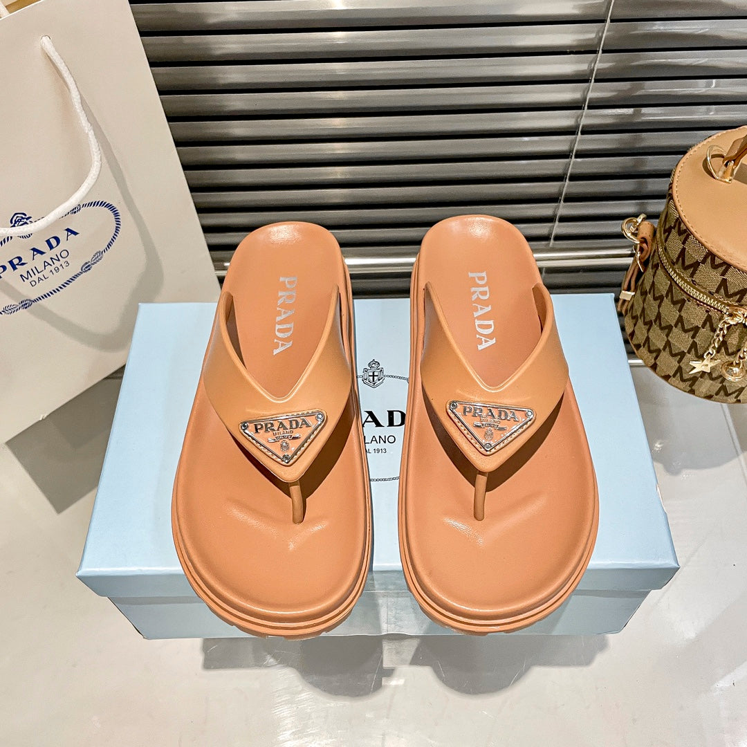 Triangle Logo Rubber Flip Flops mysite