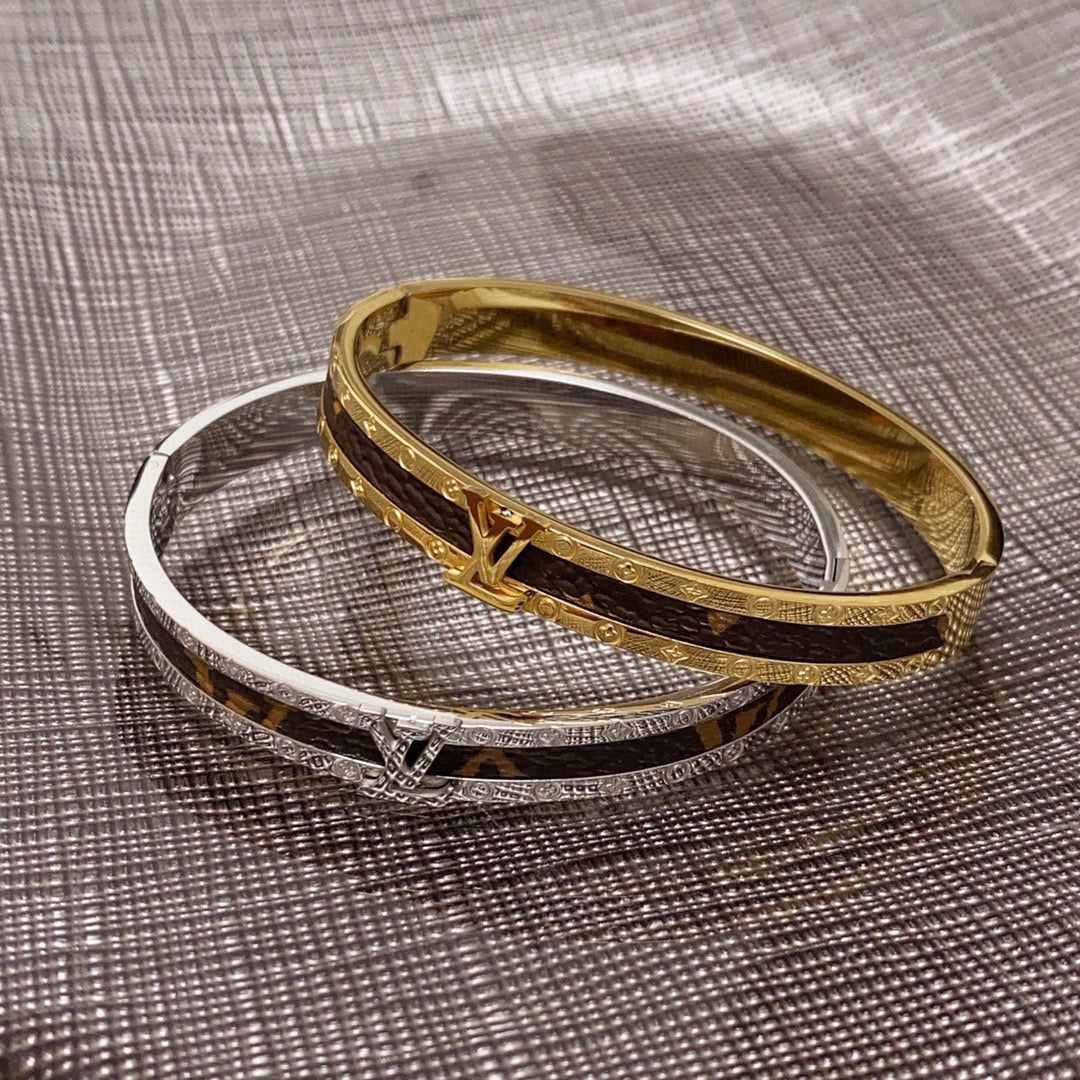 Printed leather bracelet mysite