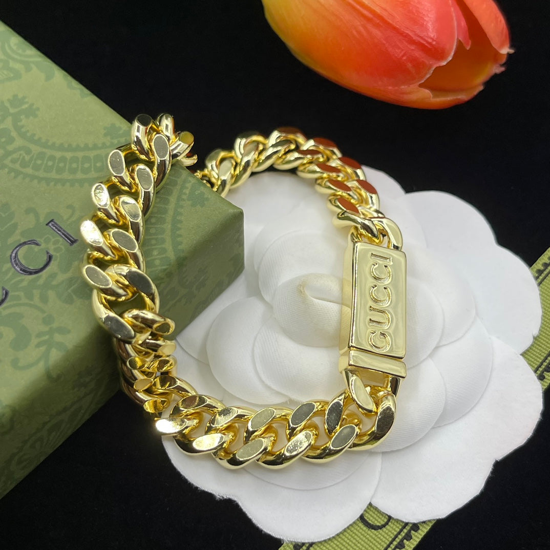 Retro embossed universal bracelet mysite
