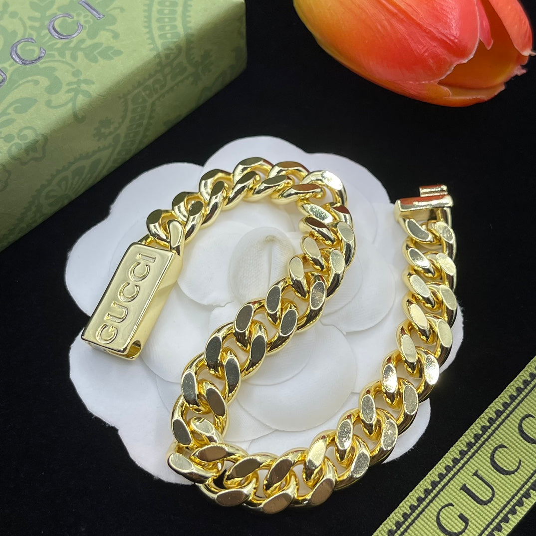 Retro embossed universal bracelet mysite