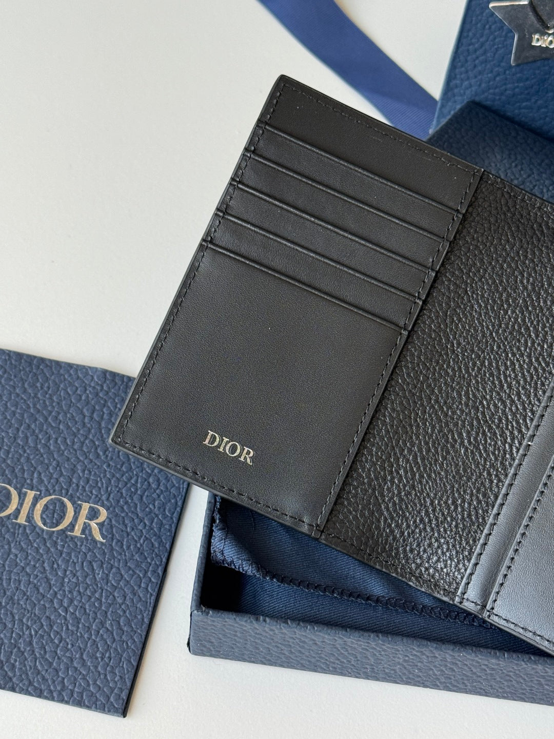 CD Vertical Bifold Card Holder Black Grain Cowhide mysite