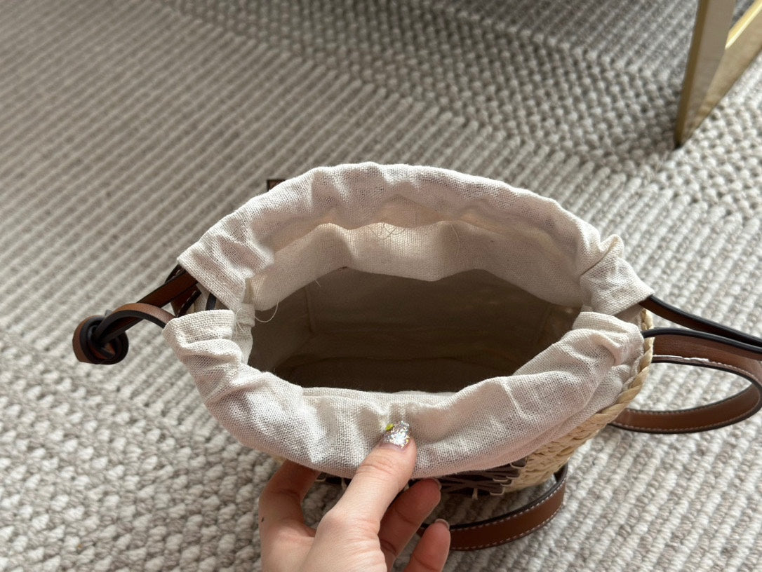 LOE ANAGRAM 18 SQUARE POCKET IN IRACA PALM mysite