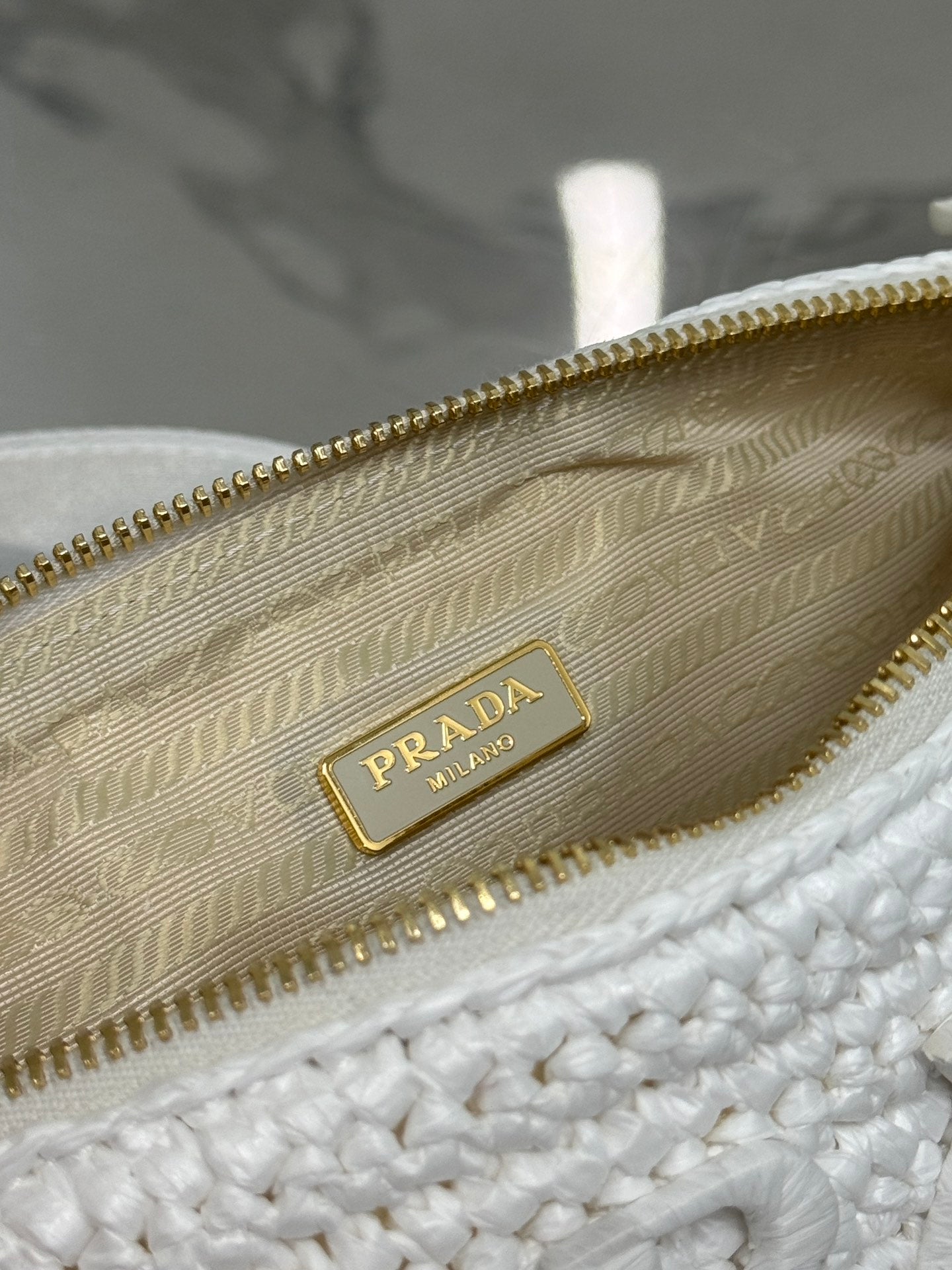 CROCHET TRIANGLE BAG 26 IN WHITE RAFFIA GOLD HARDWARE mysite