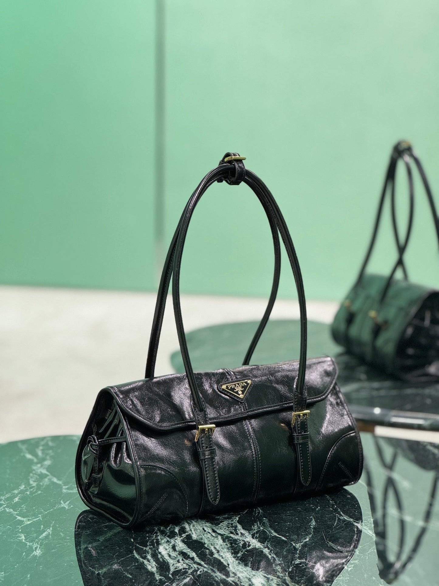 HANDBAG 31 IN BLACK OIL WAX LAMBSKIN mysite