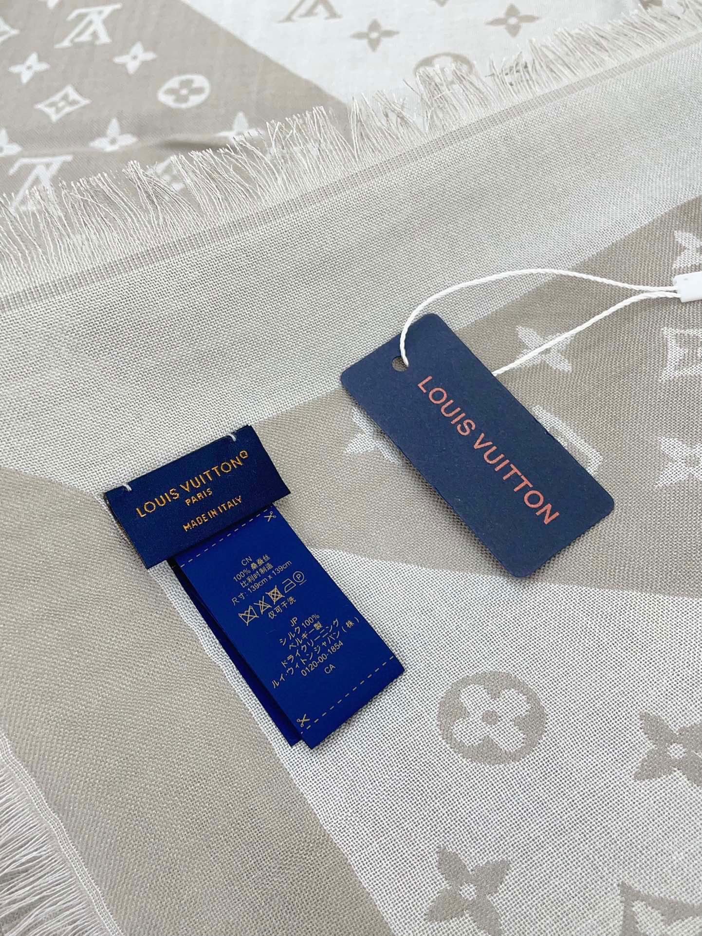 DUOGRAM SCARF 140 CM IN LIGHT GRAY SILK 396240 mysite