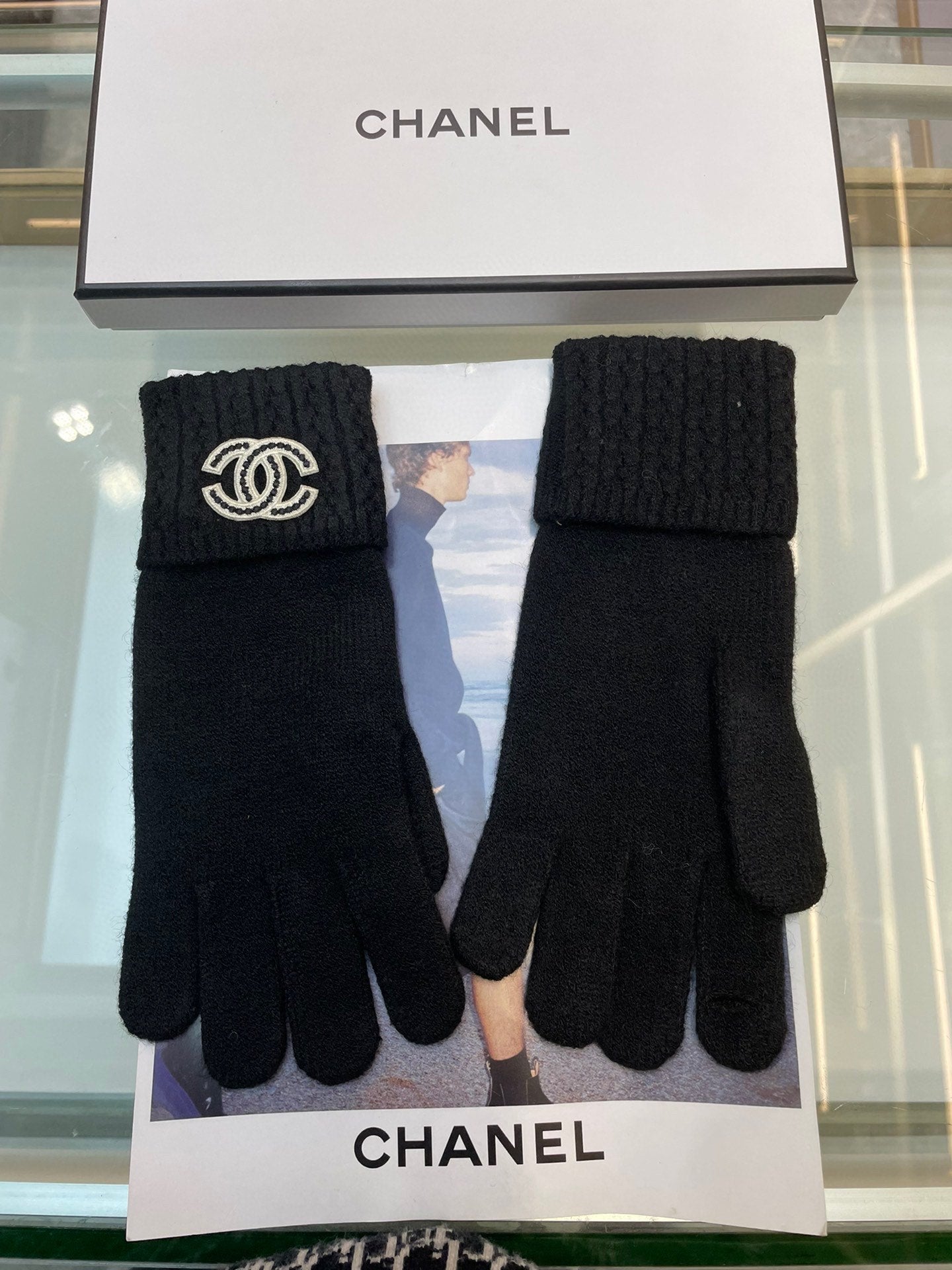 GLOVES IN BLACK CASHMERE WITH WHITE LOGO 405907 mysite