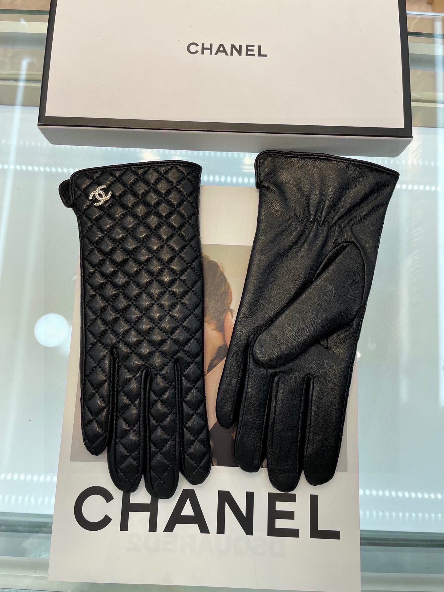 GLOVES IN BLACK LAMBSKIN 463832 mysite