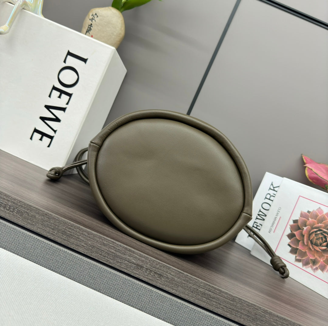 LOE 32 FLAMENCO PURSE BUCKET IN ARMY GREEN LAMBSKIN mysite